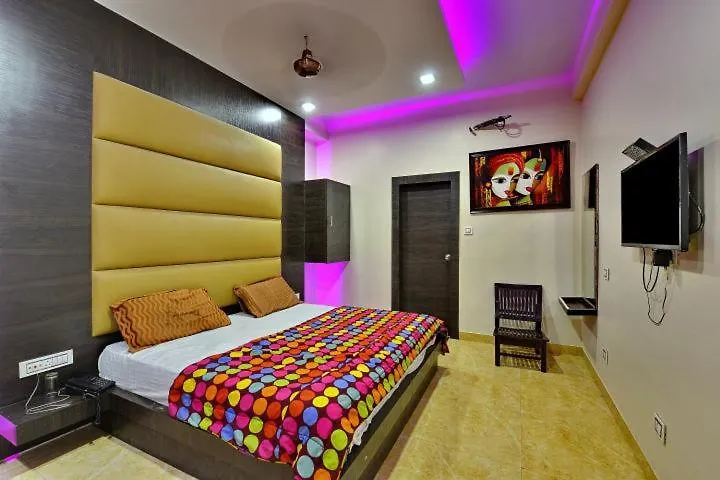 Hotel Samrat Gurgaon 2*,  India